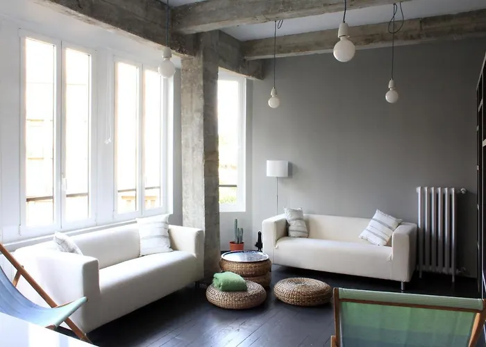 Playa Zurriola-no Parties At Home-andamio Hasta Marzo-scaffold Until March * San Sebastián