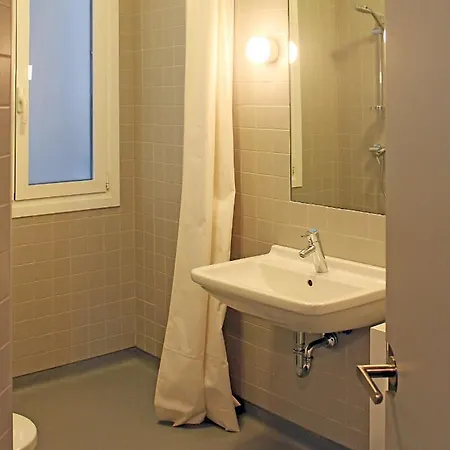 Playa Zurriola-no Parties At Home-andamio Hasta Marzo-scaffold Until March Διαμέρισμα