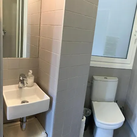 Playa Zurriola-no Parties At Home-andamio Hasta Marzo-scaffold Until March * Σαν Σεμπαστιάν