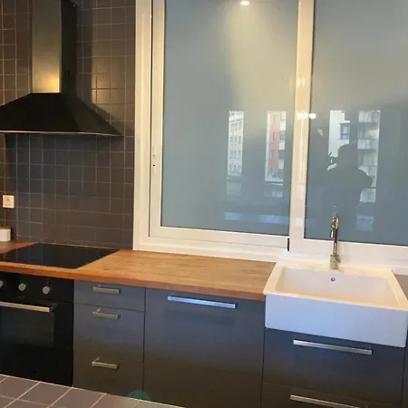 Playa Zurriola-no Parties At Home-andamio Hasta Marzo-scaffold Until March Appartement