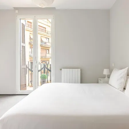 Playa Zurriola-no Parties At Home-no Fiestas En Casa-300 Meters To The Beach-90 M2 Apartment San Sebastian