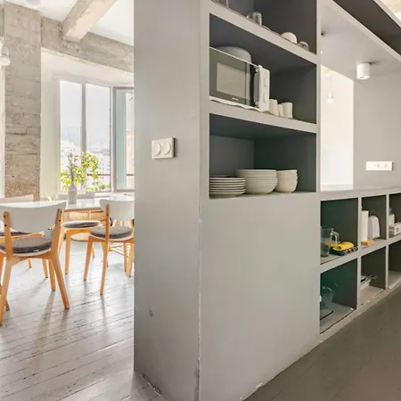 Apartment Playa Zurriola-no Parties At Home-no Fiestas En Casa-300 Meters To The Beach-90 M2