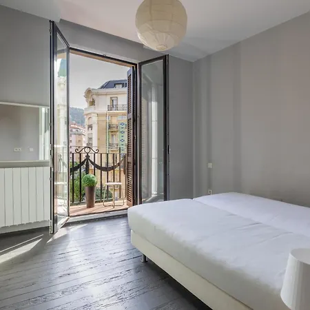 Playa Zurriola-no Parties At Home-no Fiestas En Casa-300 Meters To The Beach-90 M2 Apartament San Sebastián