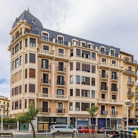 Playa Zurriola-no Parties At Home-no Fiestas En Casa-300 Meters To The Beach-90 M2 Apartament San Sebastián
