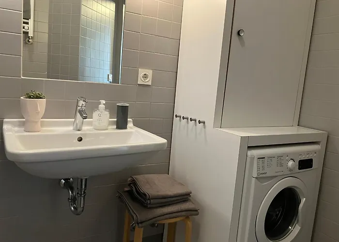 Playa Zurriola-no Parties At Home-andamio Hasta Marzo-scaffold Until March San Sebastián