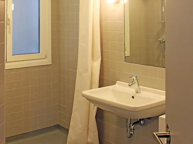 Playa Zurriola-no Parties At Home-andamio Hasta Marzo-scaffold Until March Apartamento